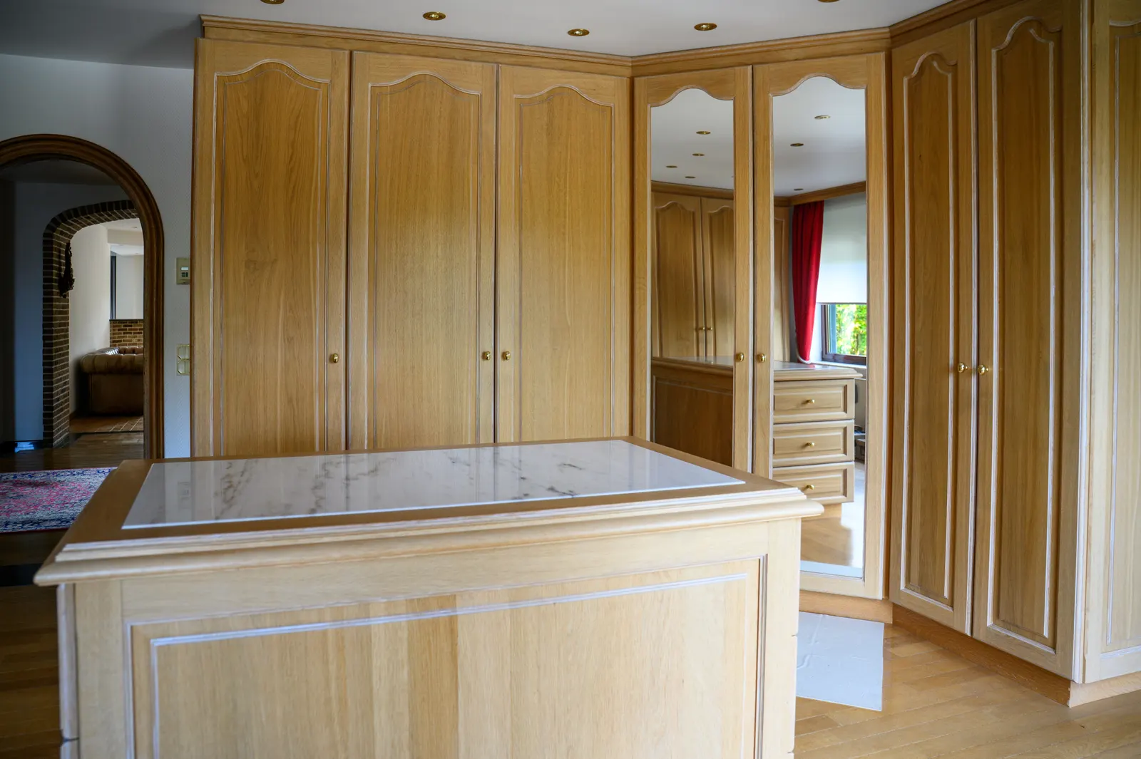 Riante dressing met eiland